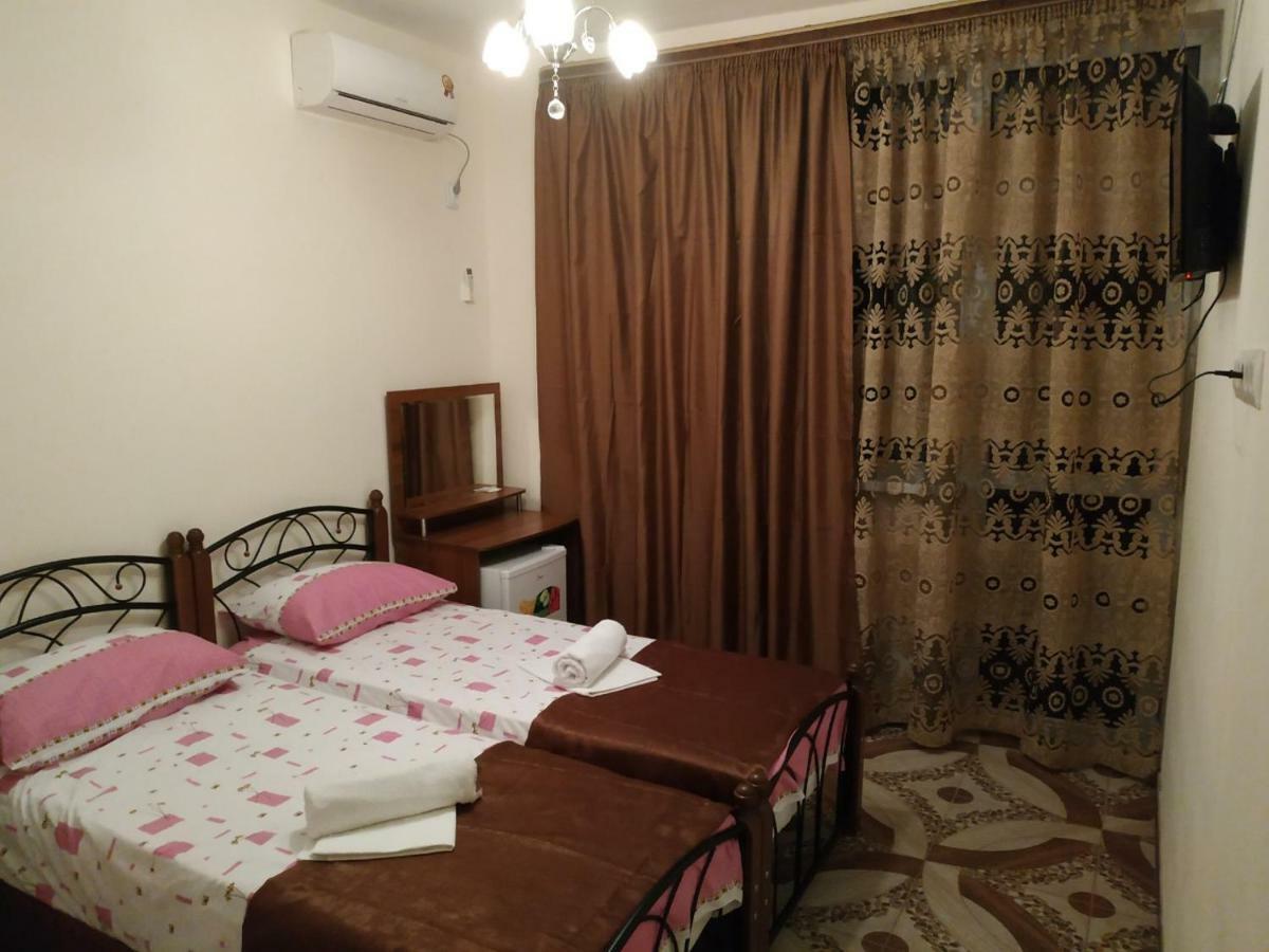 Guest House U Antoniny Γκάγκρα Δωμάτιο φωτογραφία