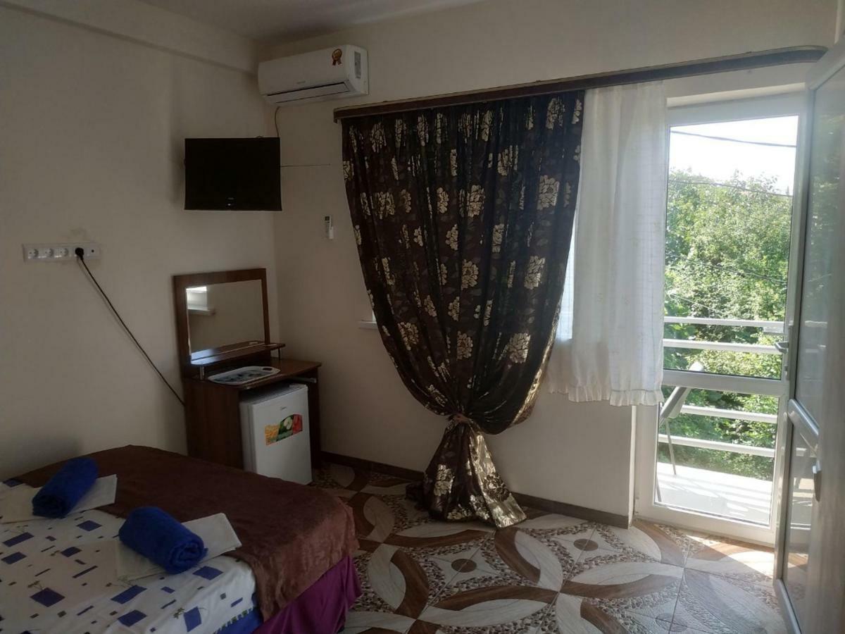 Guest House U Antoniny Γκάγκρα Δωμάτιο φωτογραφία